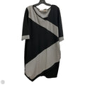 Dress Casual Short By Clothes Mentor In Black & White, Size: 3x