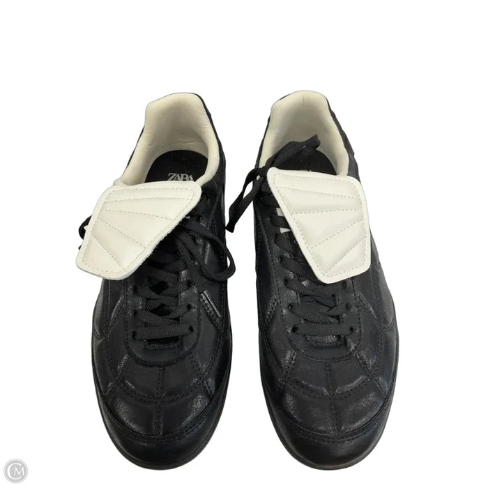 Shoes Sneakers By Zara In Black & White, Size: 9